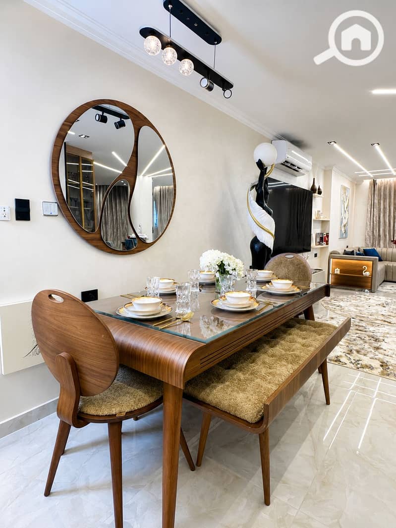 2 El mohandseen dining table. PNG