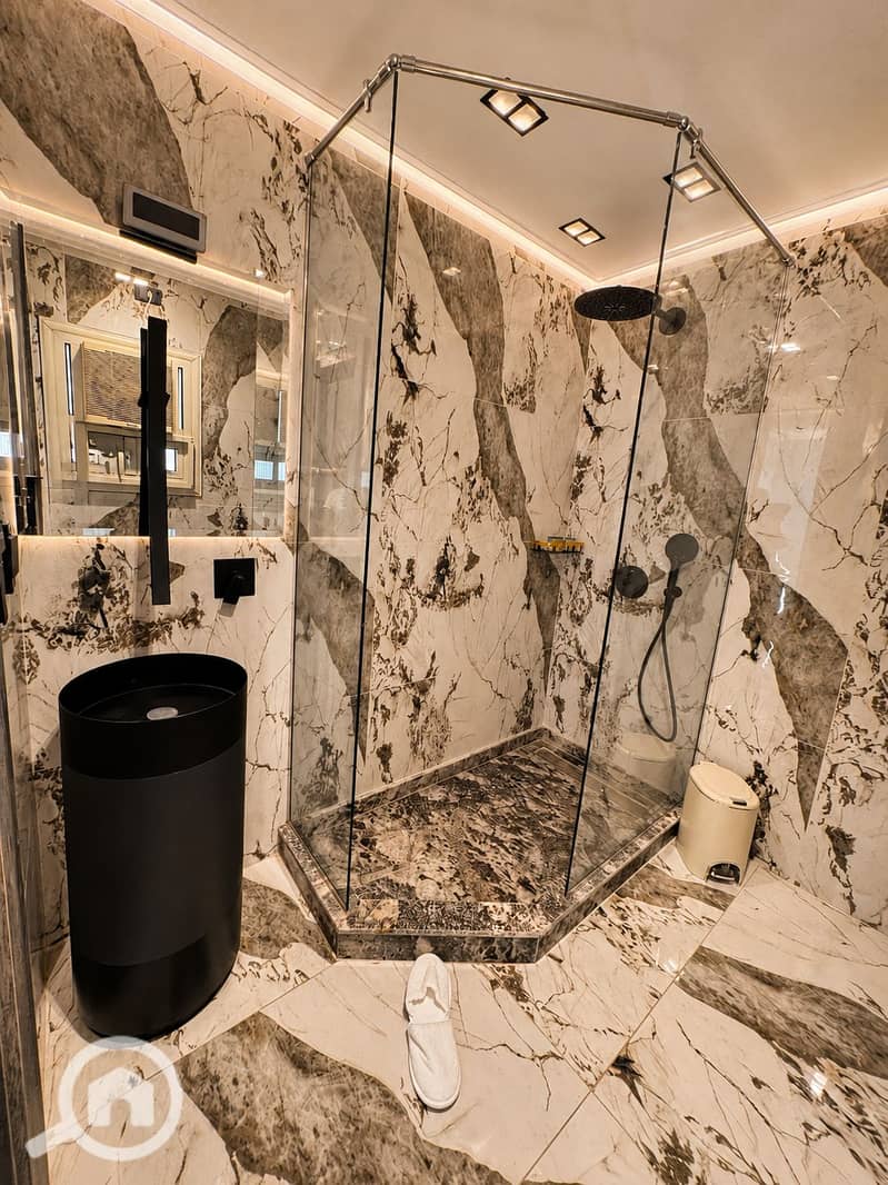 6 Apartment 12 master bathroom inn. PNG