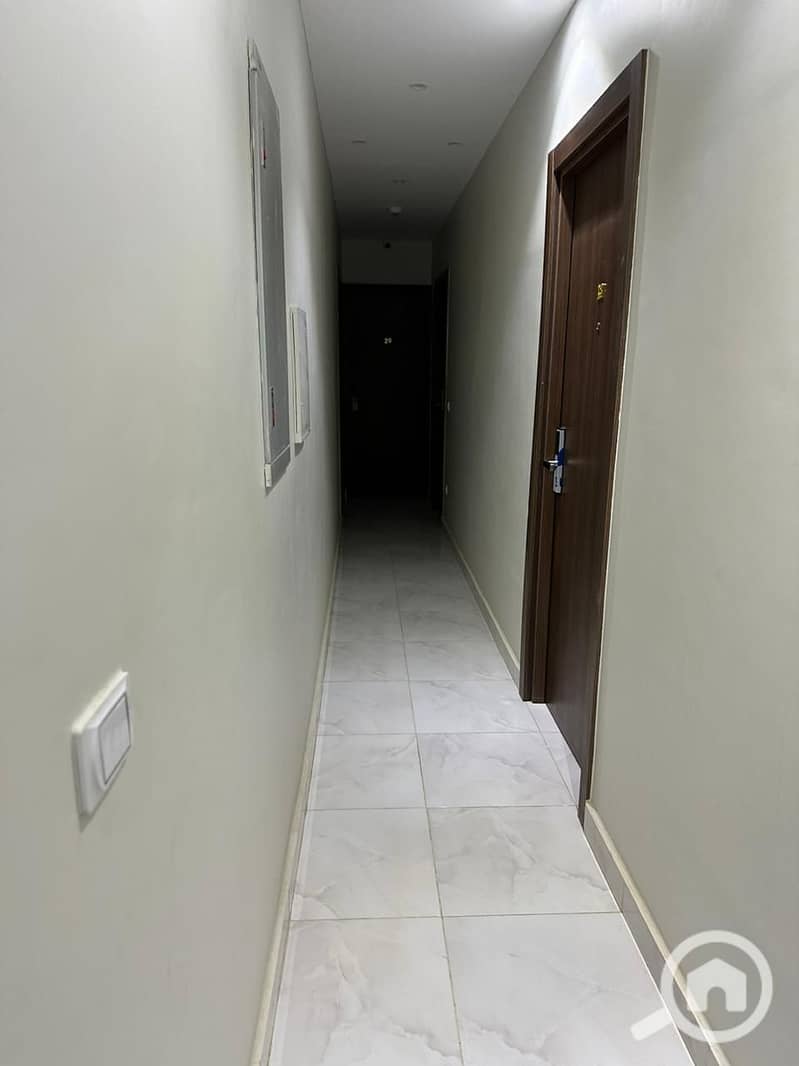 10 1000549783. jpg