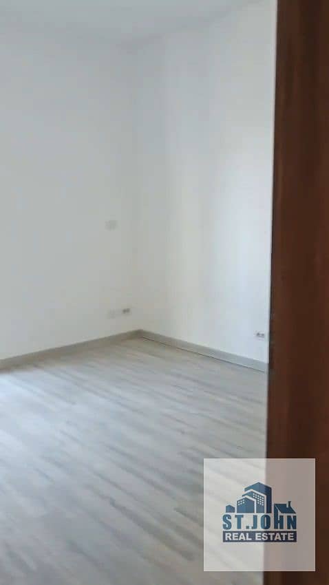 5 1001487825. jpg