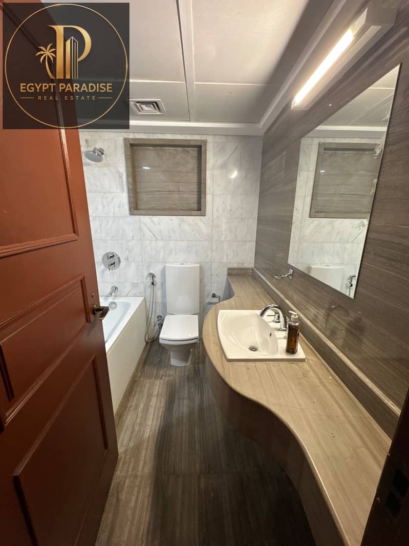 8 35eb5d5e-d4bd-4410-9a1e-72d1e1a287e4. jpg