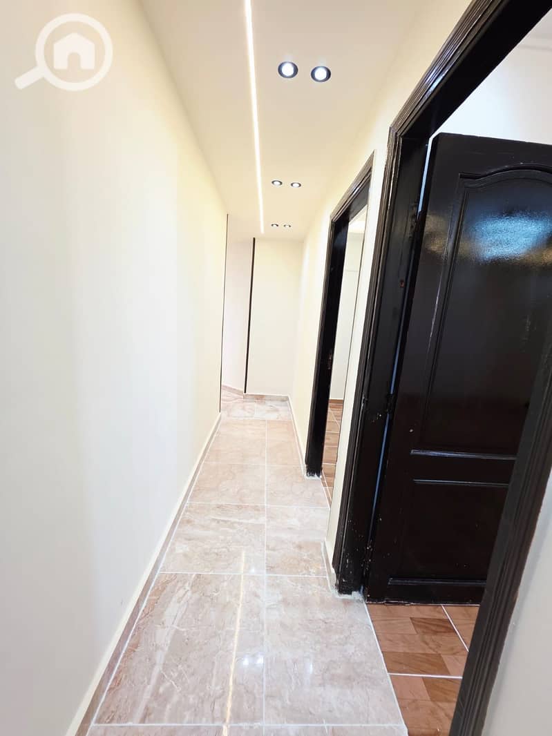 12 93aa20ec-bf5a-4546-ab4a-79a5c5d5c577. jpg