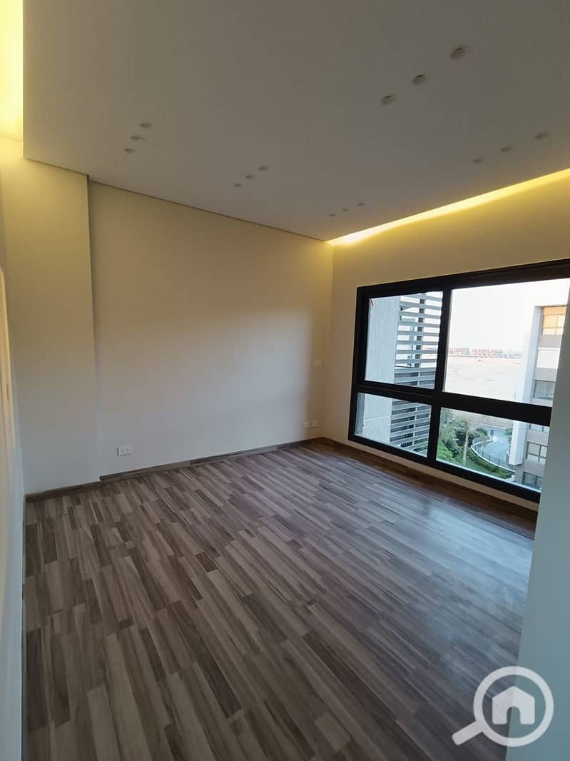 26 c1759a8a-2973-4b18-b77c-c7ad6718dfaf. jpg