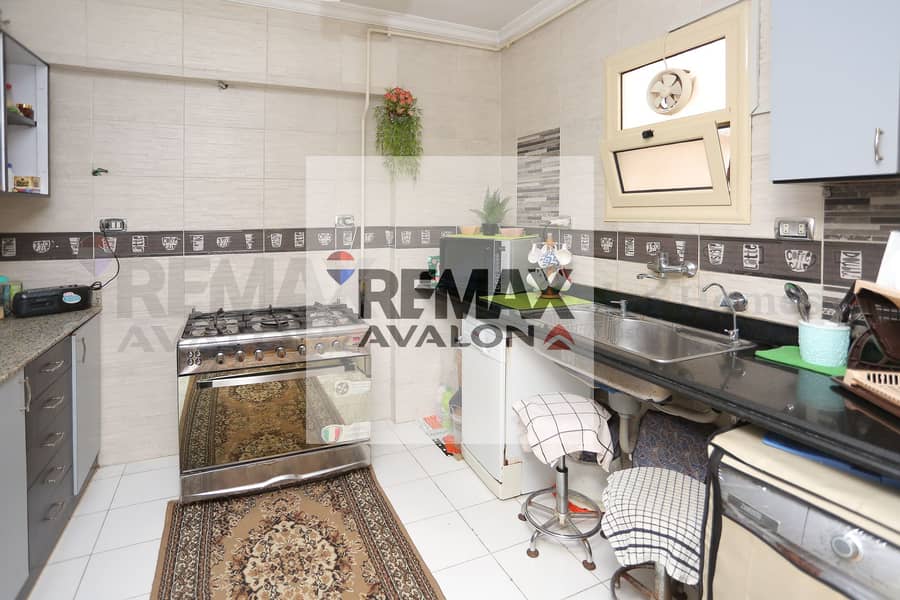 9 8. jpg