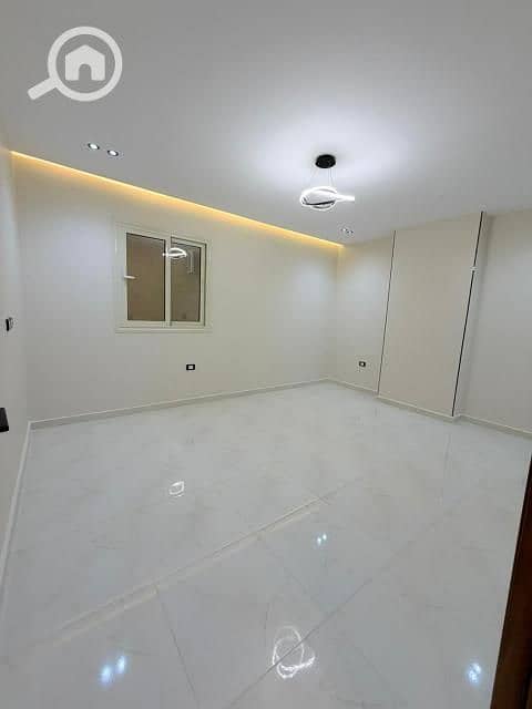 10 e98968c5-7ff1-4c5f-bd71-c158ee5a81c8. jfif. jpg