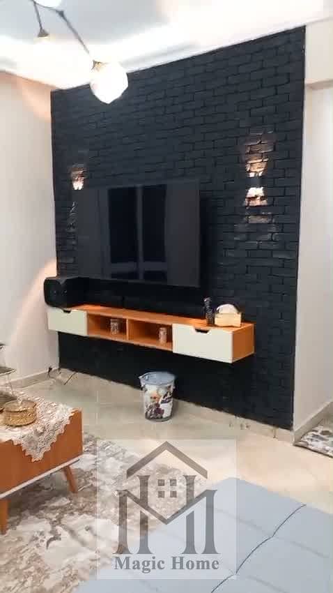 3 ezgif-frame-043. jpg