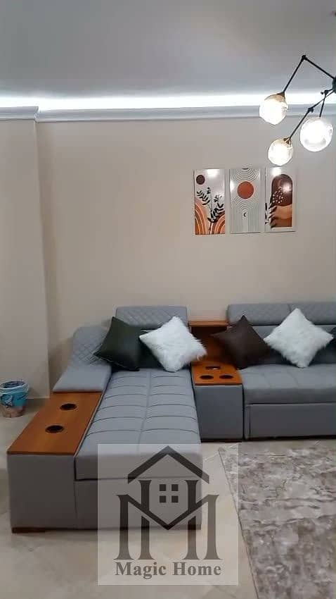 4 ezgif-frame-165. jpg
