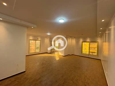 شقة 4 غرف نوم للايجار في القاهرة الجديدة، القاهرة - IMG-20260908-WA0511. jpg شقة 4 غرف نوم للايجار في القاهرة الجديدة، القاهرة - IMG-20260908-WA0511. jpg