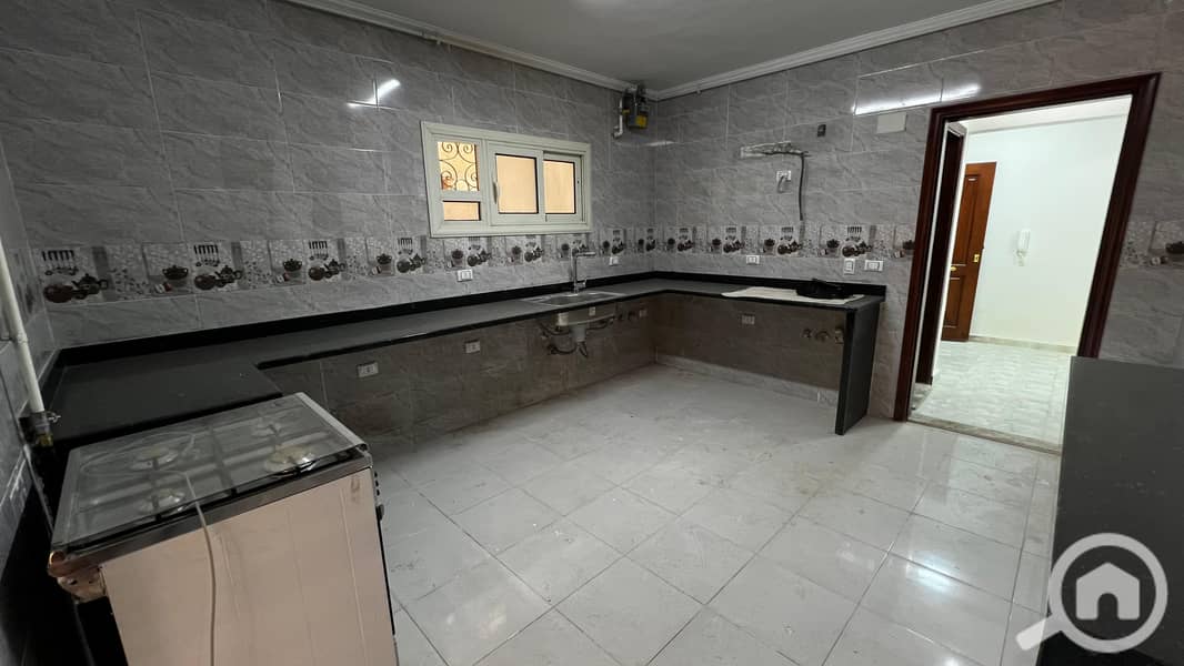 3 1001182883. jpg