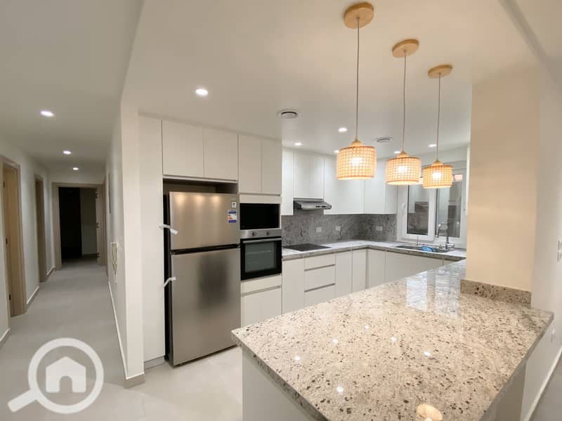16 Kitchen5. jpg