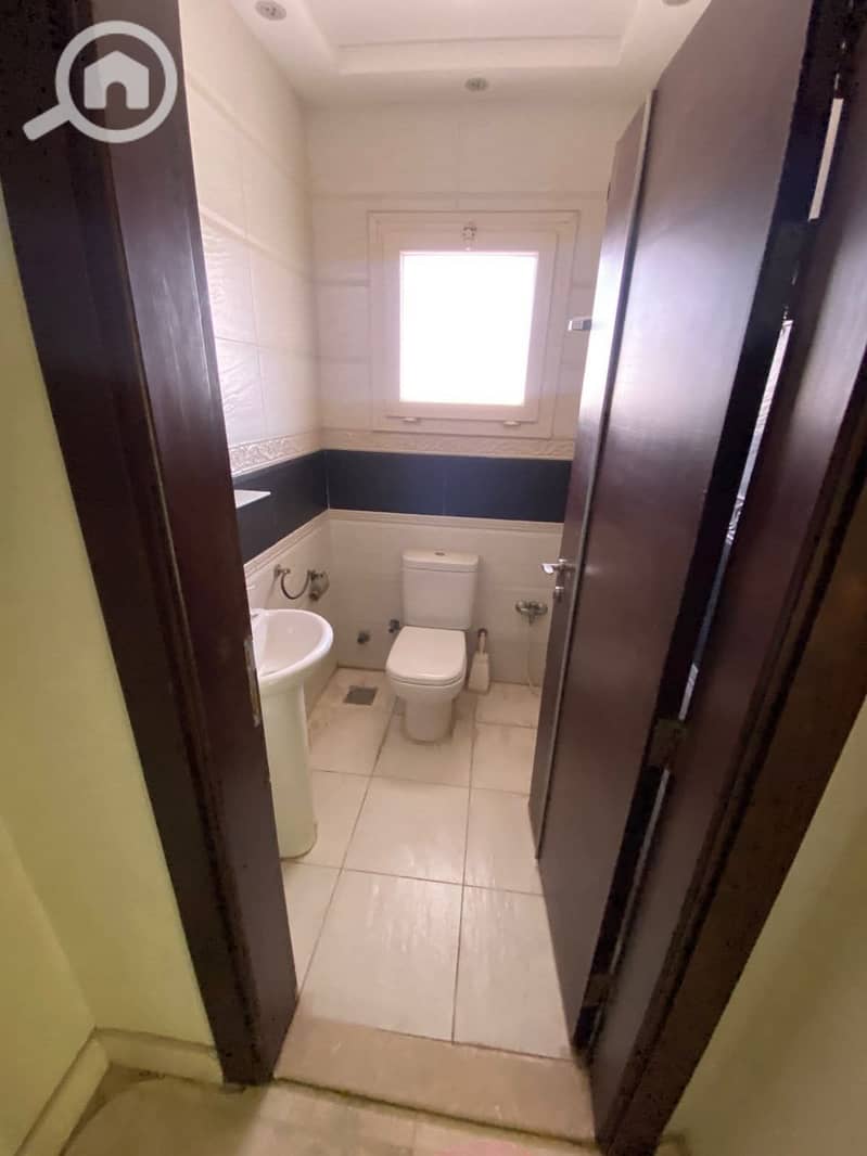 4 1000625887. jpg