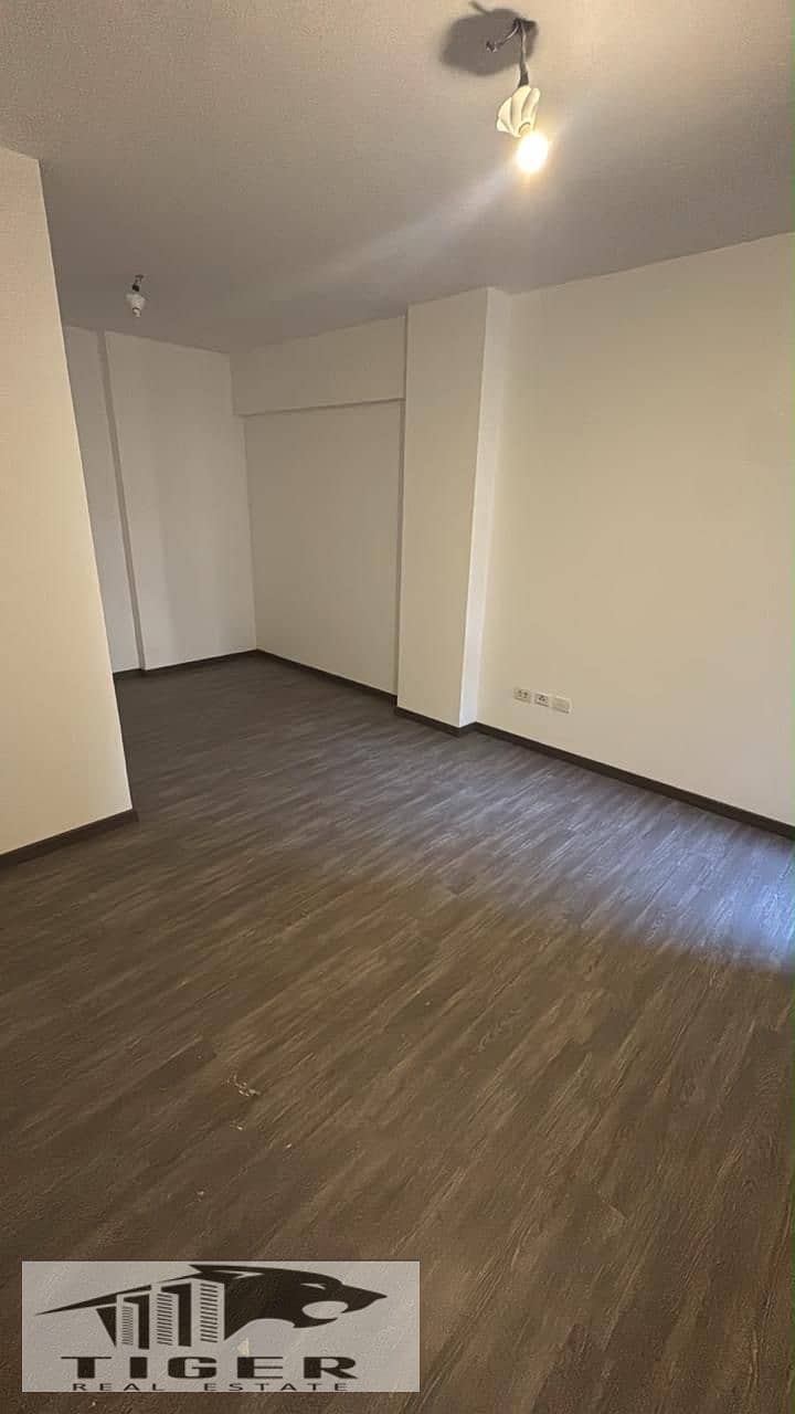 8 89408. jpg