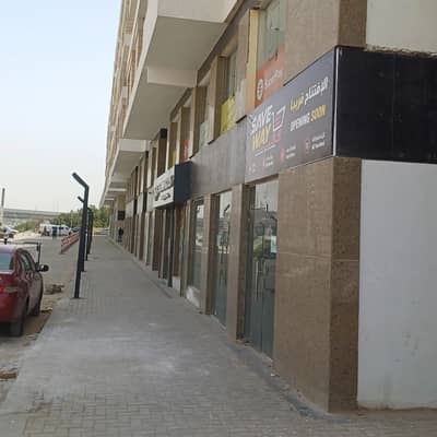 Retail for Rent in Maadi, Cairo - محل لايجار ف المعادي ع طريق الاوتوستراد