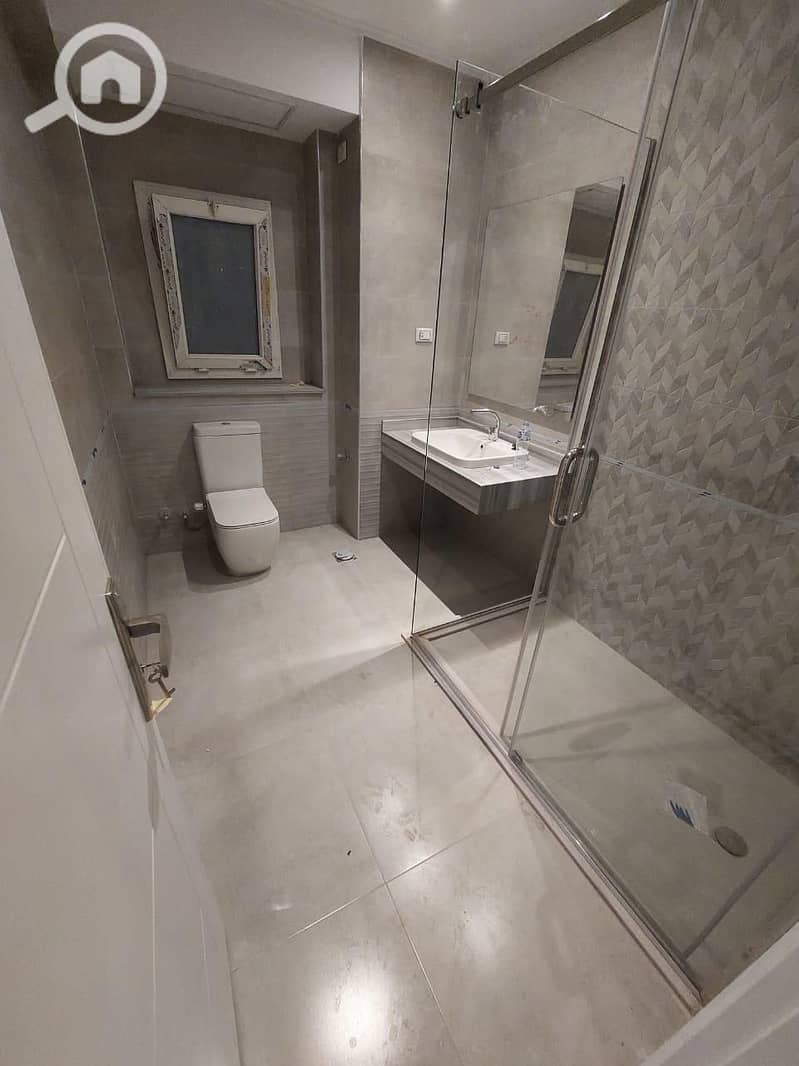 2 5cabed24-3a8b-4dab-9042-6c3cf5646c86. jpg