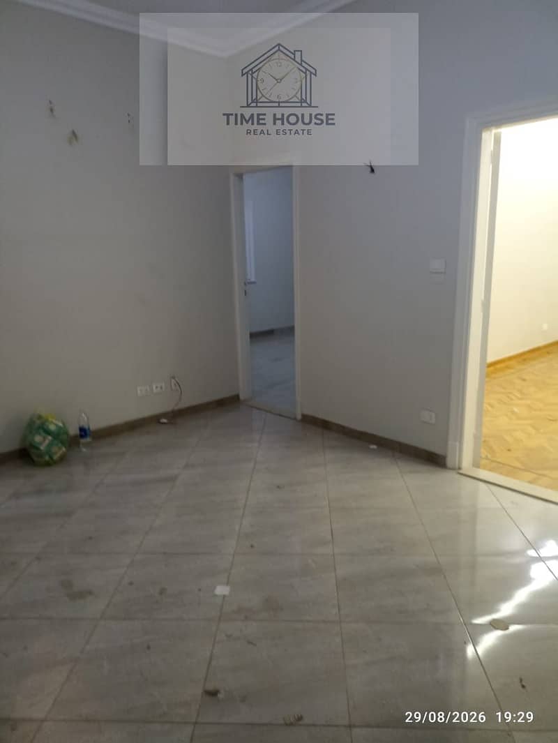 2 1000418108. jpg