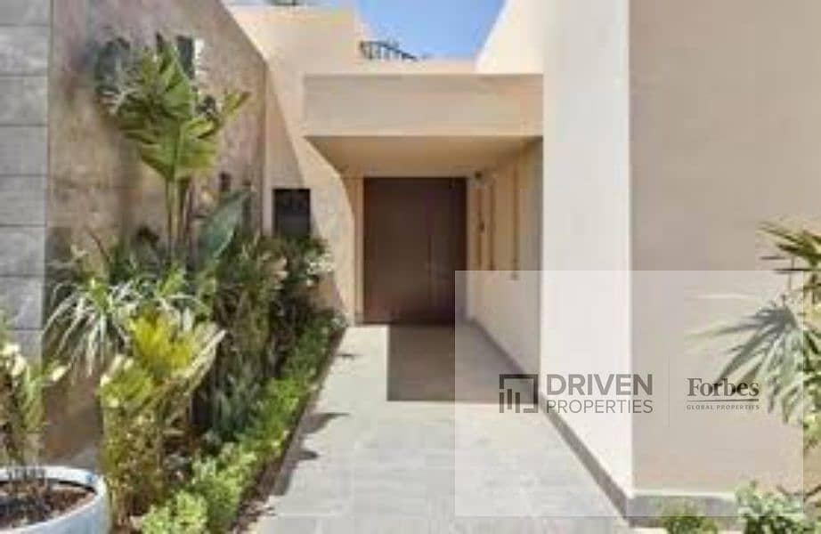 5 one story villa o west (1). jpg