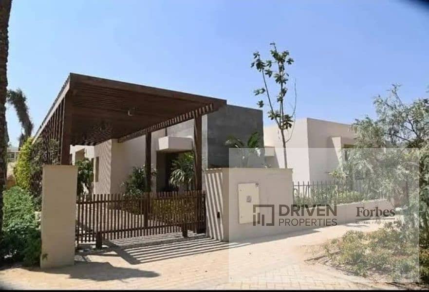 13 one story villa o west (13). jpg