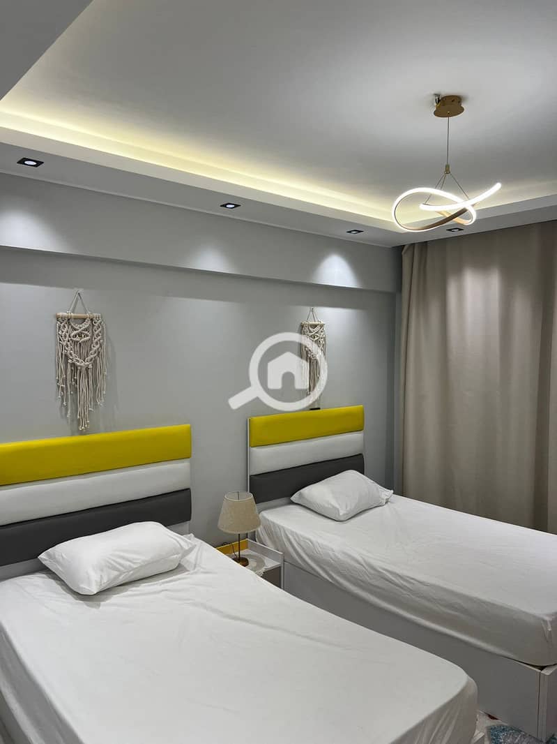 4 U691542 (17). jpg