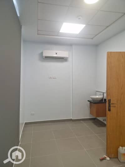 عيادة للايجار في القاهرة الجديدة، القاهرة - WhatsApp Image 2026-09-13 at 1.52. 03 PM. jpeg عيادة للايجار في القاهرة الجديدة، القاهرة - WhatsApp Image 2026-09-13 at 1.52. 03 PM. jpeg