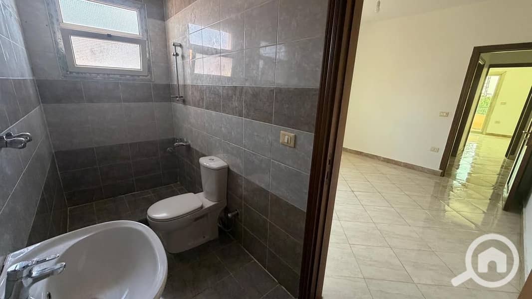 6 1000197967. jpg