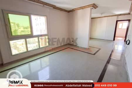شقة 4 غرف نوم للايجار في سابا باشا، الإسكندرية - 1. png شقة 4 غرف نوم للايجار في سابا باشا، الإسكندرية - 1. png