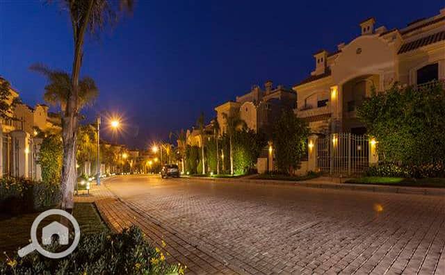 8 كمبوند-الباتيو-5-ايست-الشروق7557678678. jpg