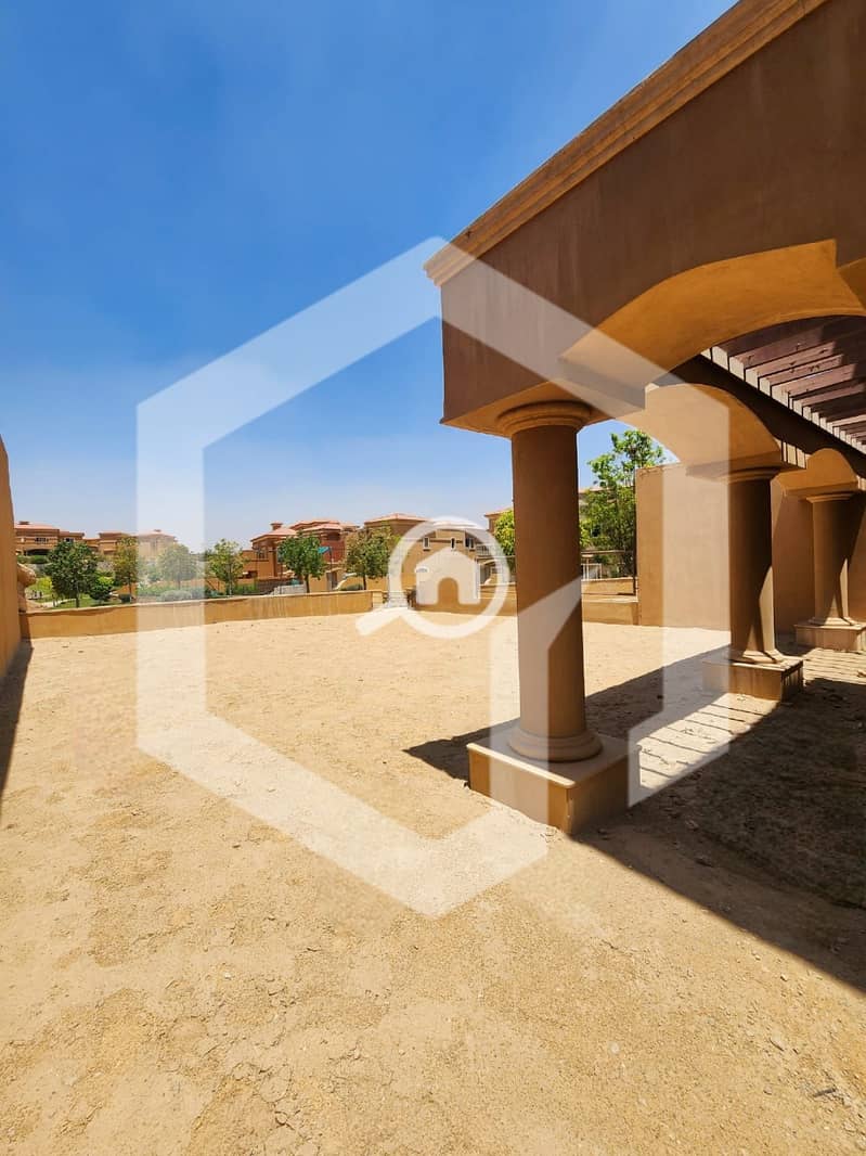 2 Royal Meadows Arco 2. jpeg