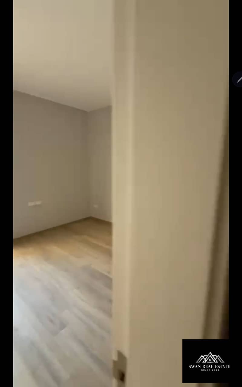7 1000288933. png