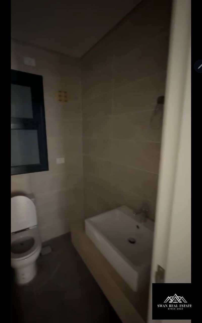 8 1000288937. png