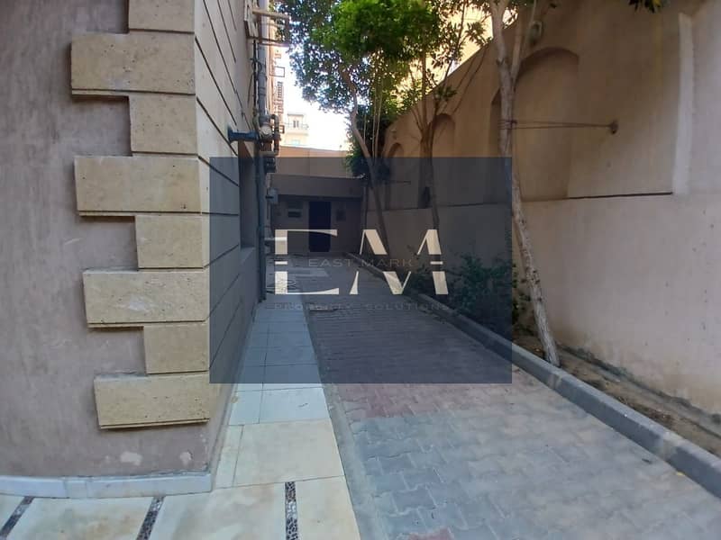 13 efeaf957-2599-48d2-93b5-93e63318f0cf. jpg