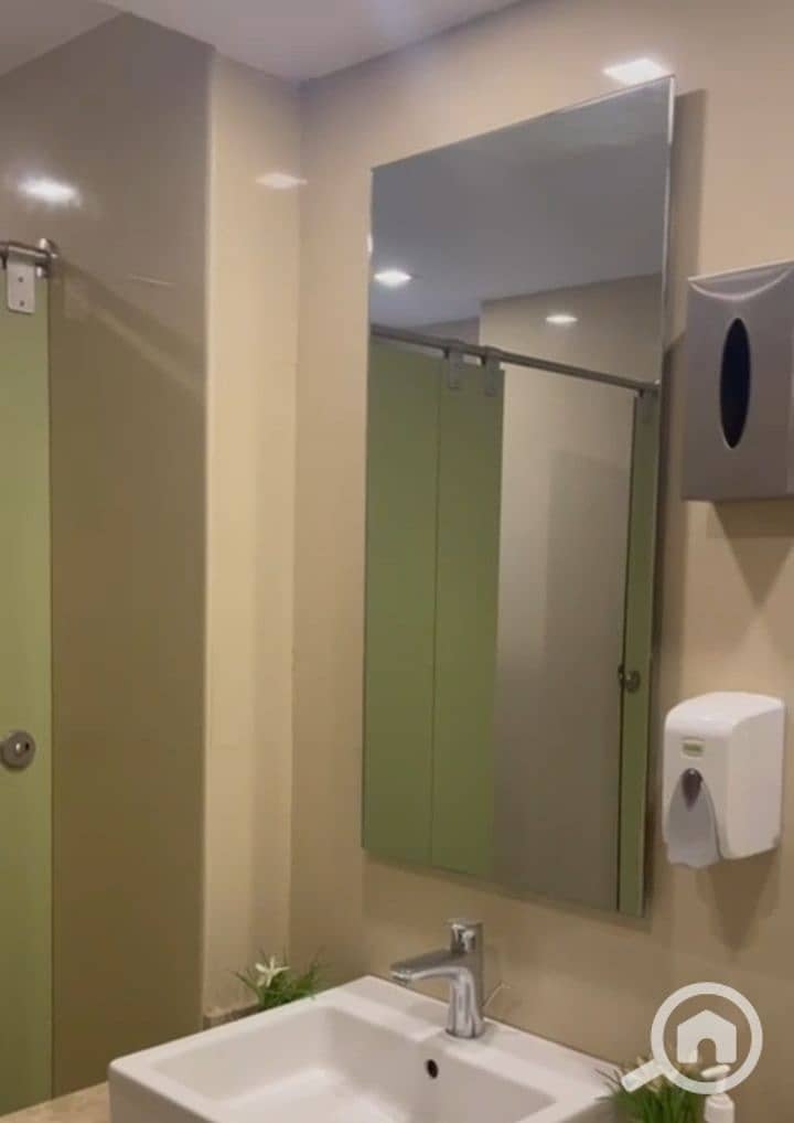 11 1000373352. jpg