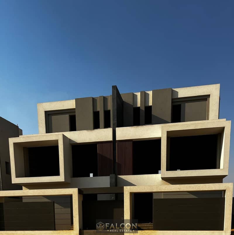6 Patio Town Live Photos_page-0003. jpg