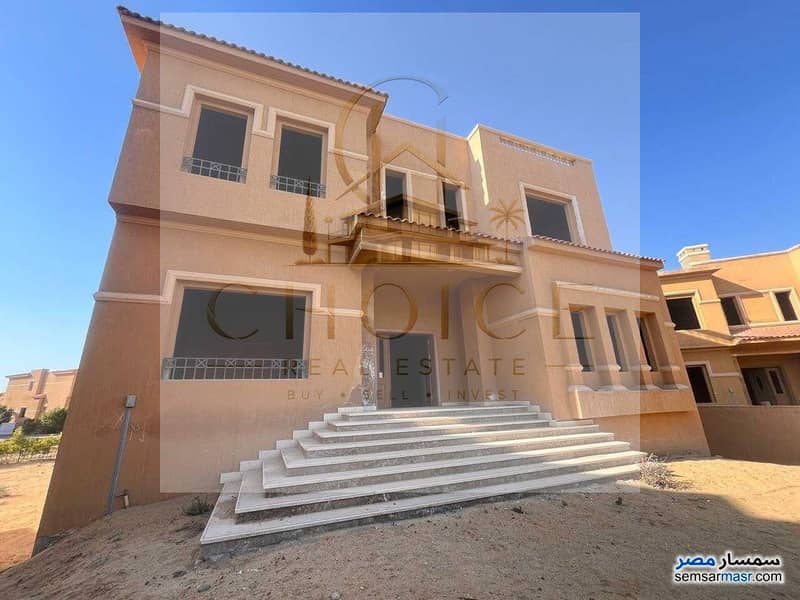 8 realestate_فيلا-مستقلة-بدون-تشطيب-مساحة-المبانى-1031-م2-و-بها-حديقة-خاصة-بكمبوند-القطامية-جاردنز-بالتجمع-الخام_2520240624243741. jpg