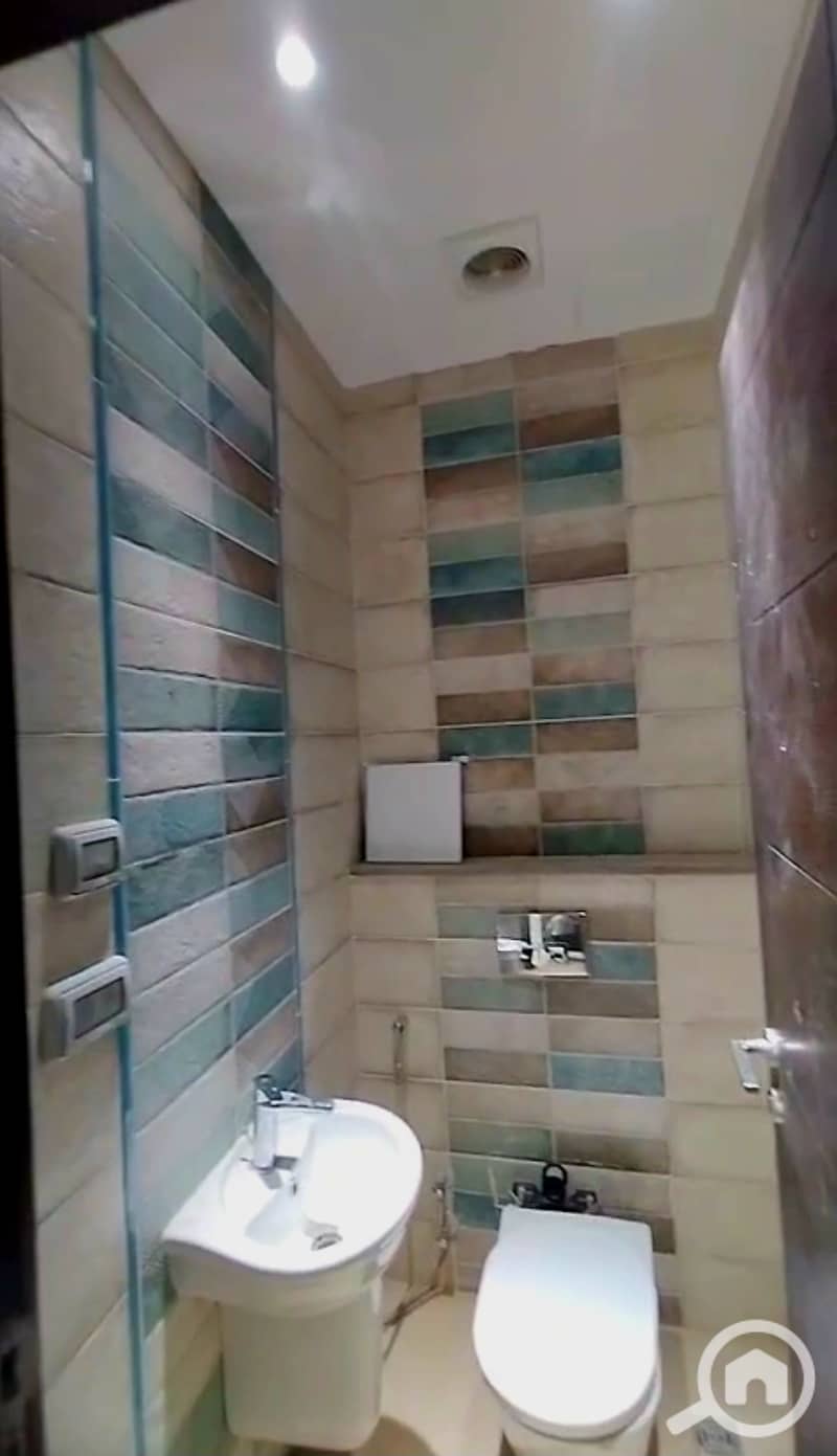 8 1000483629. jpg