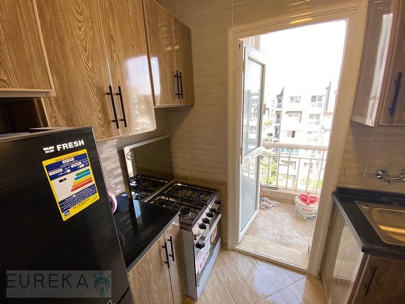 4 cde85df3-4f31-493a-b0c6-f3e0a101538d. jpg