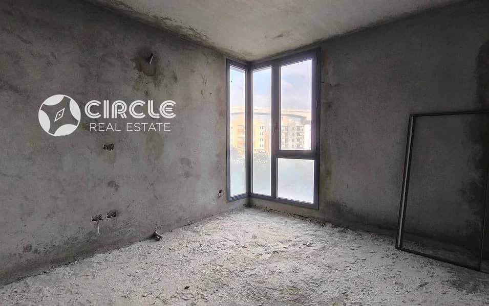7 Image04. jpg