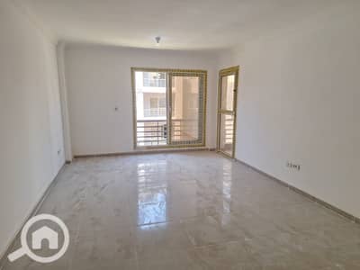 شقة 3 غرف نوم للايجار في 6 اكتوبر، الجيزة - WhatsApp Image 2026-09-15 at 1.16. 28 PM (2). jpeg