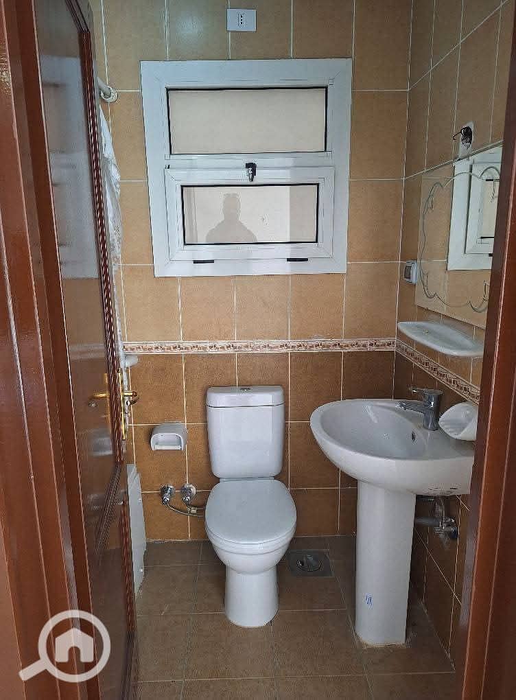 8 648993. jpg