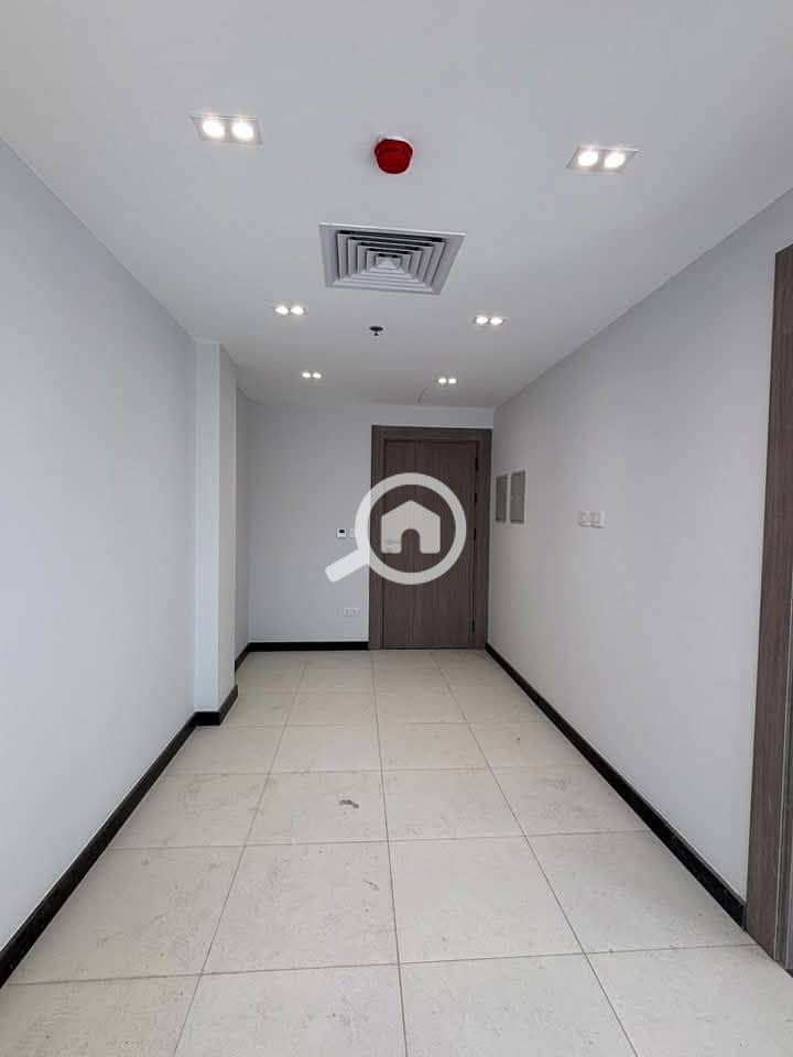 5 1000773895. jpg