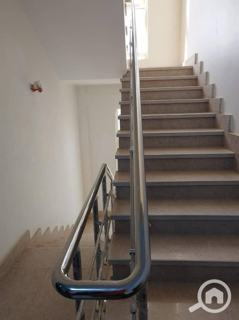2 1000773964. jpg