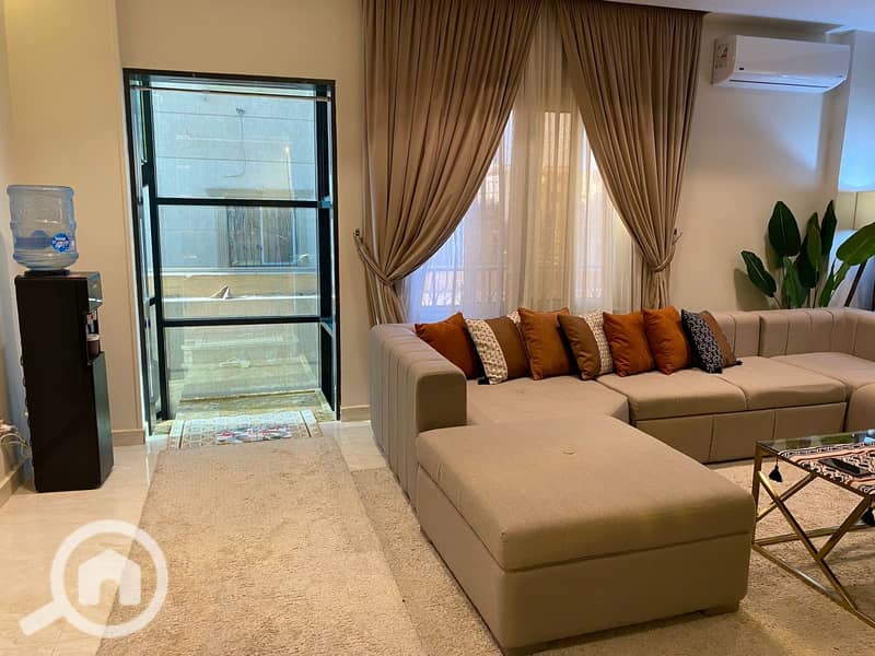 10 b97e8b88-213e-443d-909b-b58ce5cd58a3. jpeg