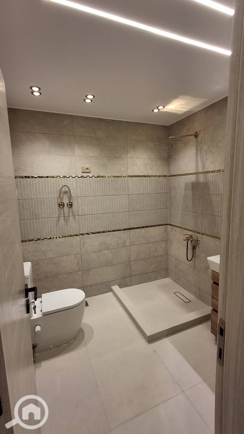 3 c40ace3b-bad5-4bf2-a3c1-a98523277d33. jpg