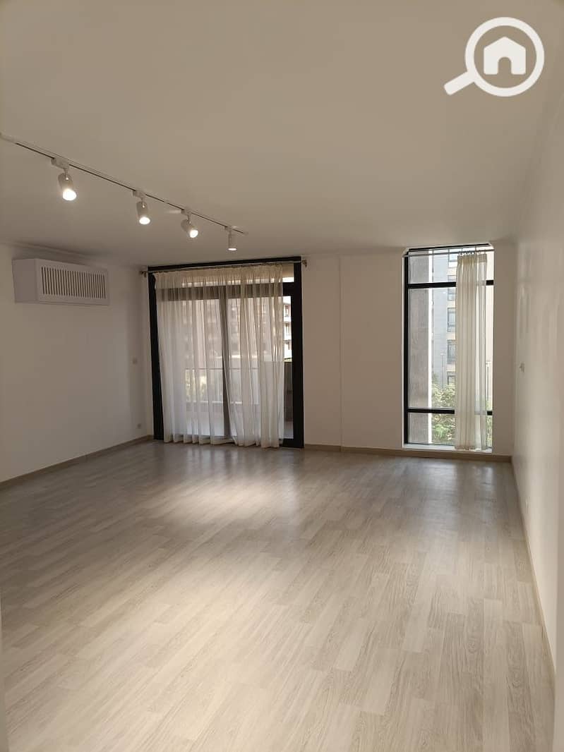 4 04a70161-0e53-499f-a76a-081e2ec80e76. jpg