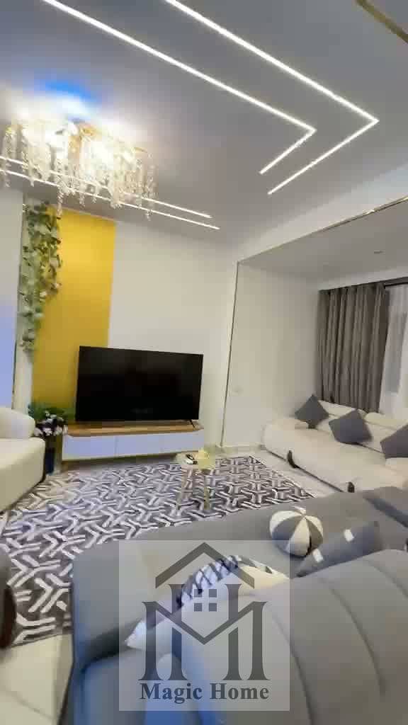 4 ezgif-frame-021. jpg