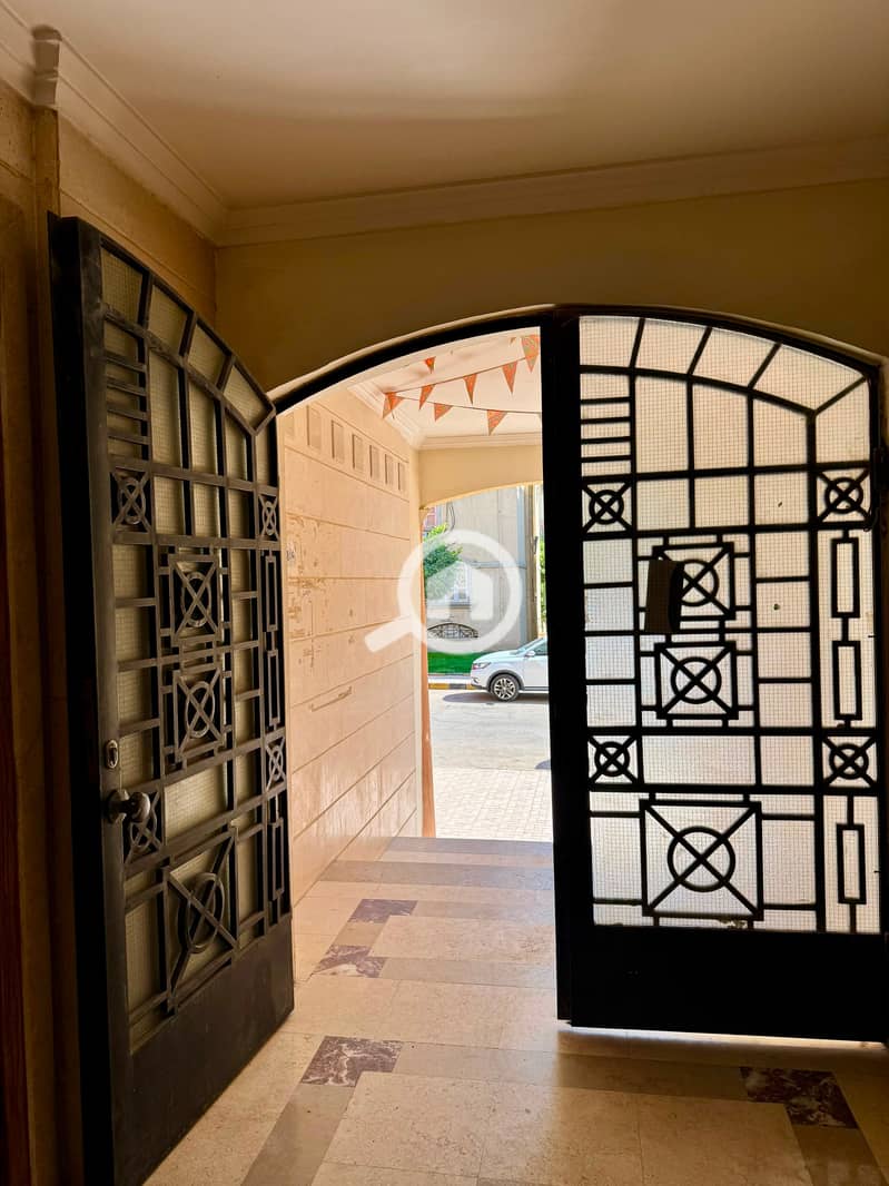 13 ea2593e8-ffe5-4a5c-8243-28a6d55c8634. jpg