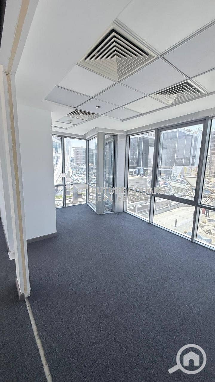 4 Image01. jpg