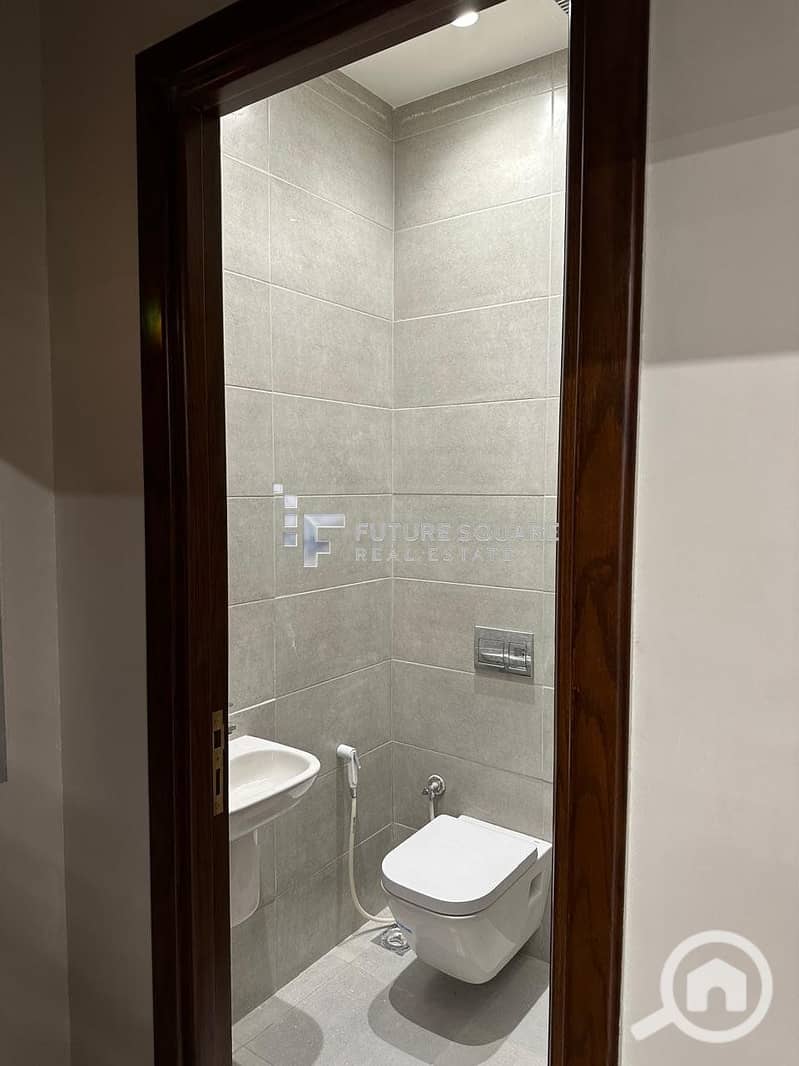 8 Image06. jpg