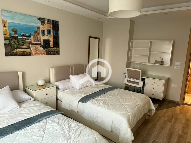 12 156913. jpg