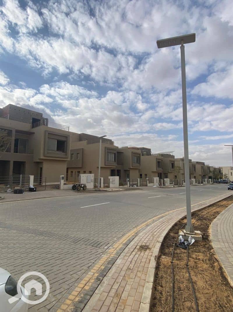 2 a662cd7b-4075-4f98-94ed-3035585fcd0e. jpg