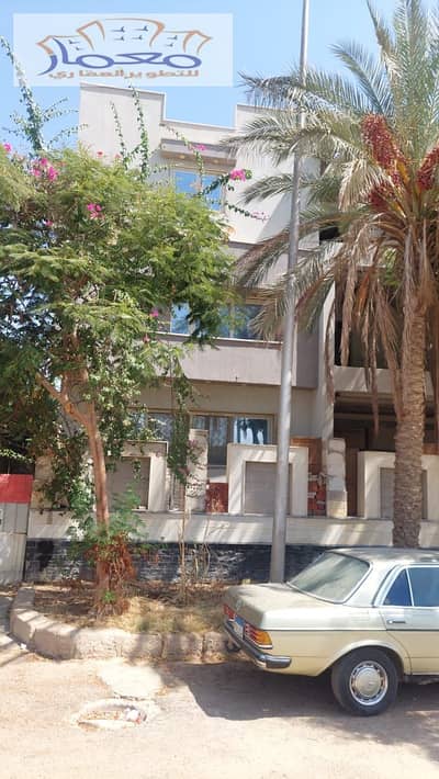 اي فيلا 10+ غرف نوم للبيع في مدينة الشروق، القاهرة - 5aef5ffa-bfab-4287-99e6-f06f0b9a6f9d. jpeg اي فيلا 10+ غرف نوم للبيع في مدينة الشروق، القاهرة - 5aef5ffa-bfab-4287-99e6-f06f0b9a6f9d. jpeg
